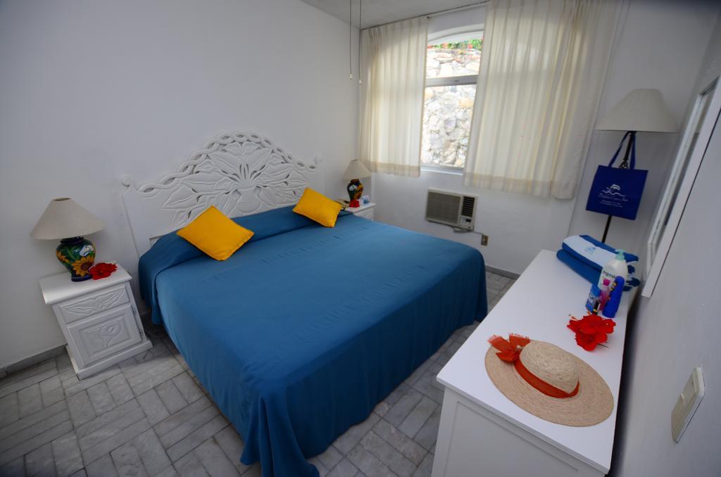 Dolphin Cove Inn Manzanillo Exterior photo
